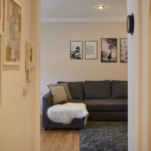 Ferienwohnung im Erdgeschoß mit einer ruhigen Terrasse ins Grüne für 1 - 4 Personen.